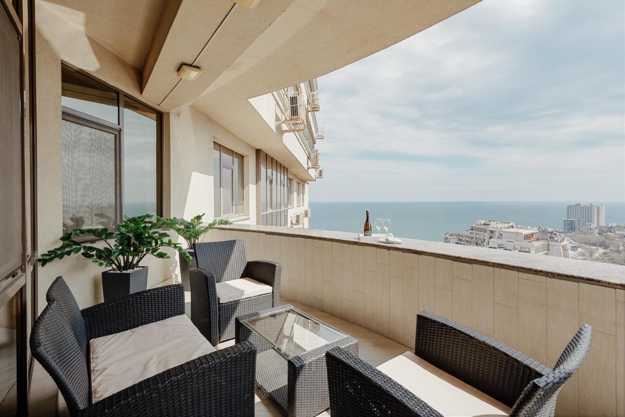 Royal Apartment Odessa Extérieur photo
